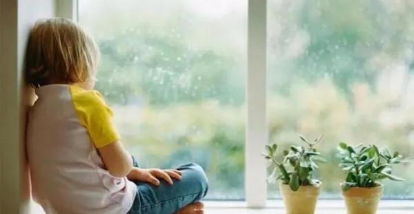 孩子被同伴教唆做危險的動作，聰明的家長這樣說