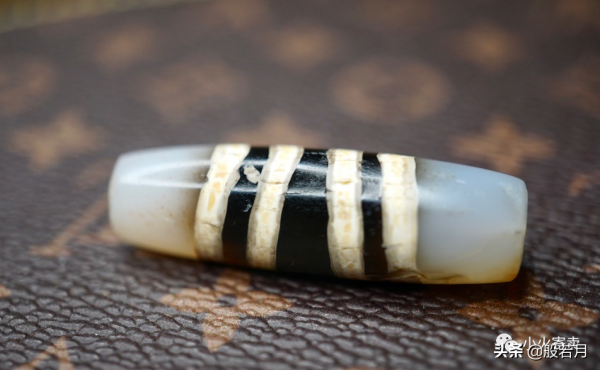 天珠顏色之謎（抗染、填染、浸染）