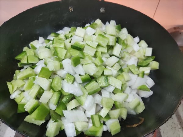 冬天這道菜要常吃，3種食材一鍋燉，鮮香入味，營養均衡，太香了