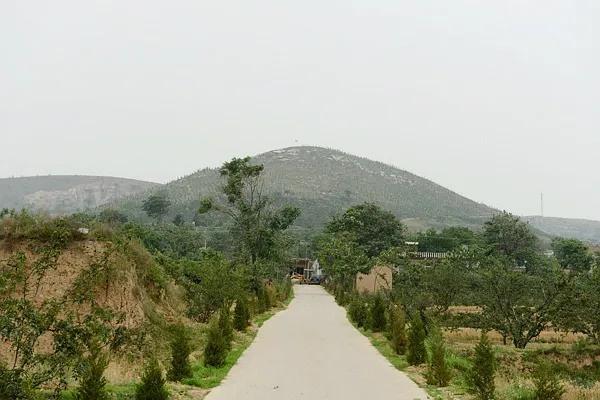 再遊中宗李顯定陵 再遊中宗李顯定陵