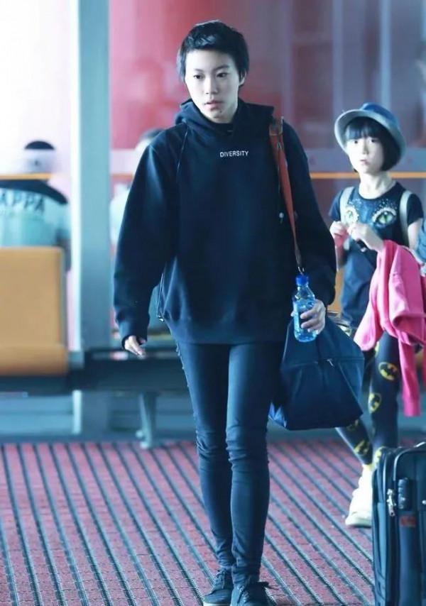 8對明星母女顏值對比，女兒美還是媽媽美？劉亦菲繼承媽媽高顏值