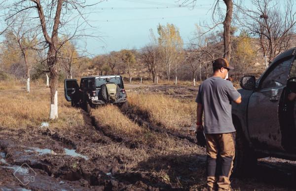 關關駕日|旅行日記 7輛硬派越野車,一場痛快的多倫穿越之旅 關關駕日|旅行日記 7輛硬派越野車,一場痛快的多倫穿越之旅