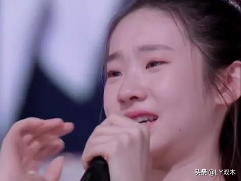 小白兔張藝凡黑化史|原生家庭對孩子的影響有多大 小白兔張藝凡黑化史|原生家庭對孩子的影響有多大