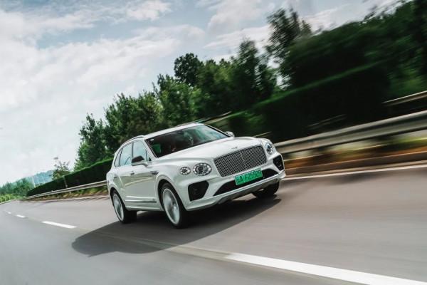 “失去聲浪”的賓利添越如何引人注目 | CAR REVIEWS