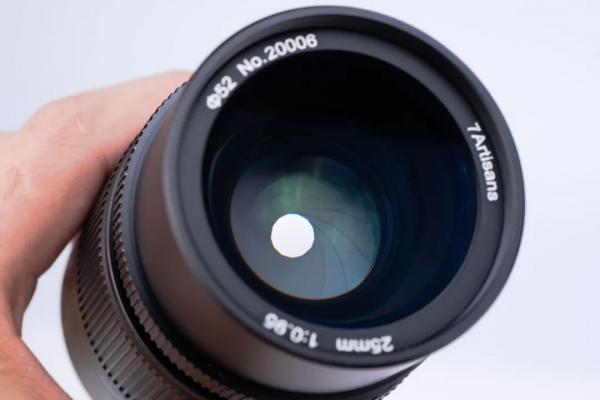 超大光圈真有那麼毒嗎？價效比極高的七工匠25mm F0.95上手體驗