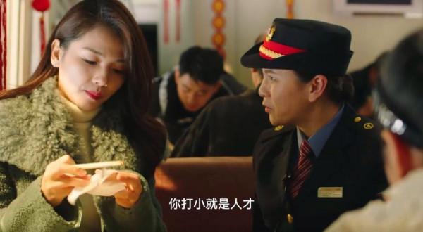 風景美如畫，劉濤張嘉倪撐起一場時裝秀，這部賀歲劇有梗又有顏