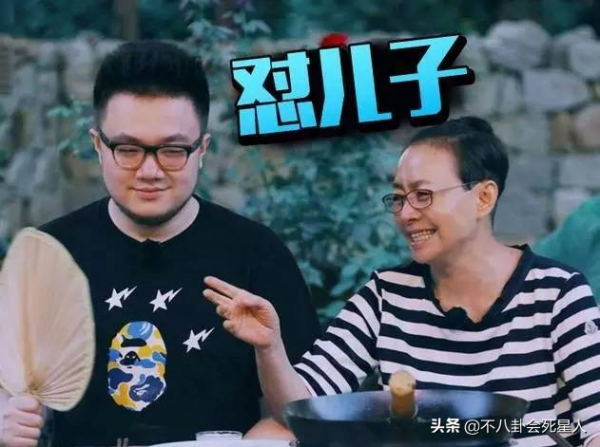 同一個明星爹，不同的媽，這5對星二代的生活差距，現實又扎心