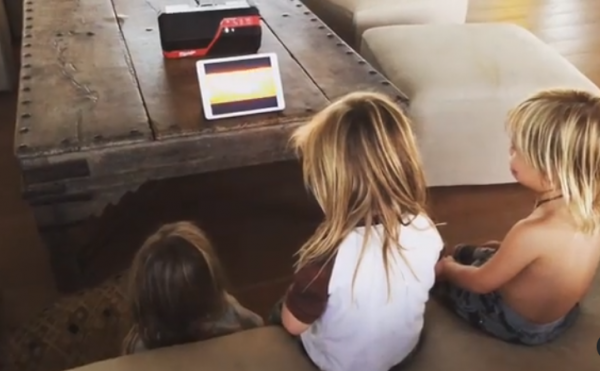 好萊塢模範夫妻：雷神愛上大7歲美女，摟著矮30公分嬌妻甜蜜11年