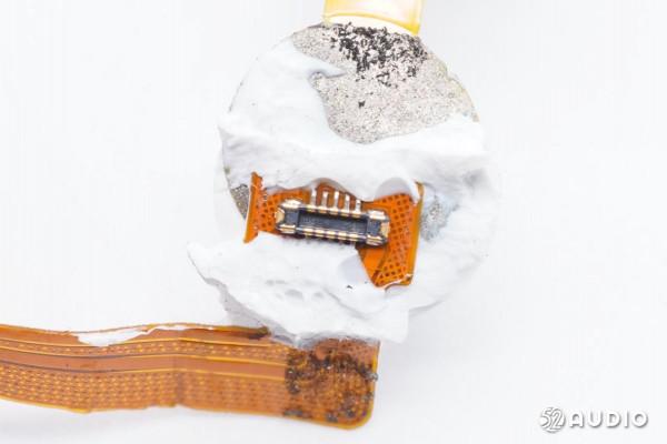 黑鯊鳳鳴真無線藍芽耳機拆解，自研超低延時，支援遊戲超低延時