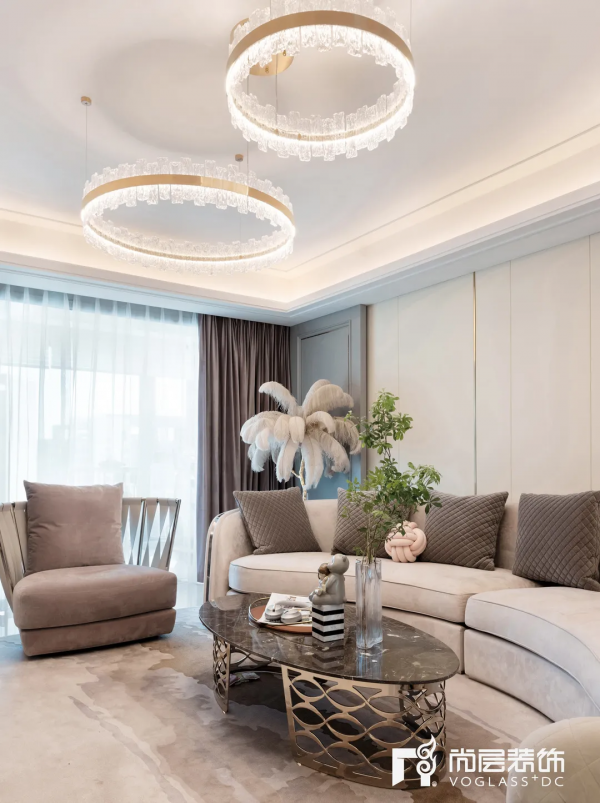 輕奢混搭 | 不長大計劃,繁忙都市裡的烏托邦 輕奢混搭 | 不長大計劃,繁忙都市裡的烏托邦