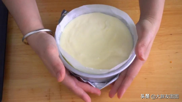 比豆腐還嫩！自制酸奶蛋糕，配方和秘訣都給你，外面買不到