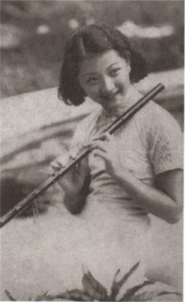 袁美雲：被親媽賣，被養父當作工具人掙錢，婚後退出熒幕反獲幸福