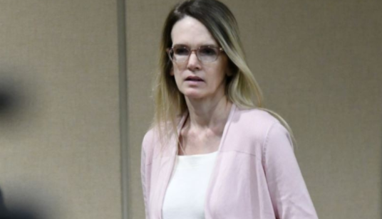 美國男子在湖中意外身亡,警方定案:被鱷魚吃了,17年後妻友被捕 美國男子在湖中意外身亡,警方定案:被鱷魚吃了,17年後妻友被捕