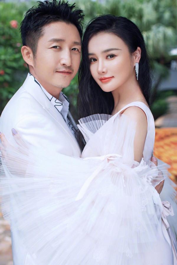 冉瑩穎：從央視辭職，做鄒市明背後的女人，幸福生活有苦也有淚