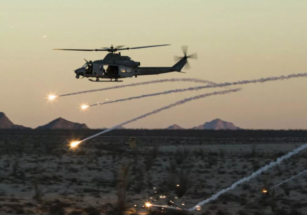 誕生60年追求者甚多！論魔改武器還得數美國是老大哥！UH1Y直升機