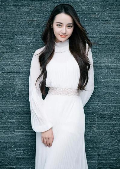 迪麗熱巴 天使般的容顏