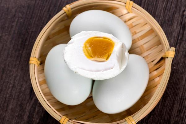 醃鹹鴨蛋,無需黃泥,無需鹽水,分享獨家秘方,個個起沙流油 醃鹹鴨蛋,無需黃泥,無需鹽水,分享獨家秘方,個個起沙流油