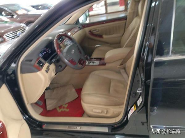 紅旗H9不是首個國產豪華車，還記得當年賣68萬的紅旗盛世嗎？