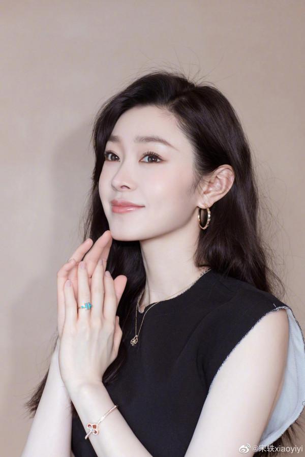 宋軼、毛曉彤、童瑤、楊超越、蔡文靜誰才是真正的&OpenCurlyDoubleQuote;蒂芙尼女神&rdquo;