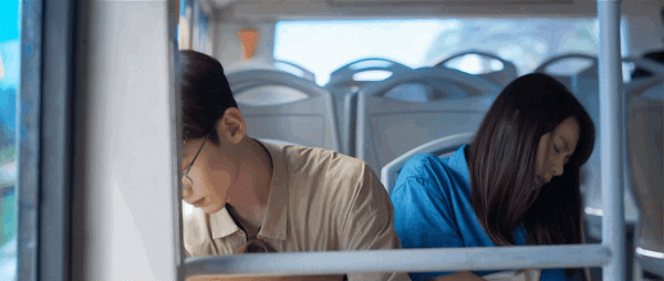 一口氣刷完8集，國產劇開年就出了王炸