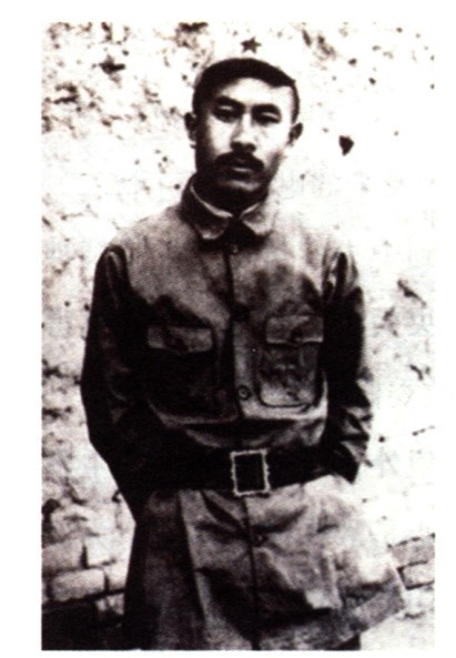 長征途中張國燾欲分裂紅軍，任弼時據理力爭展開鬥爭