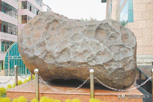 來新疆 我帶你撿石頭