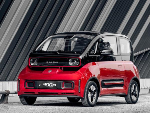 寶駿E300——顏值和配置雖有亮點，較高的定價卻難稱親民