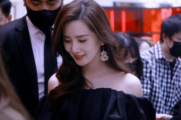 劉詩詩~品牌活動黑色露肩上衣輕盈優雅 狀態真的一次比一次完美 劉詩詩~品牌活動黑色露肩上衣輕盈優雅 狀態真的一次比一次完美