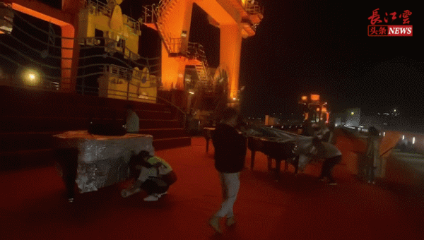 百架“宜昌造”鋼琴登“頂”三峽大壩，李雲迪將領銜演奏