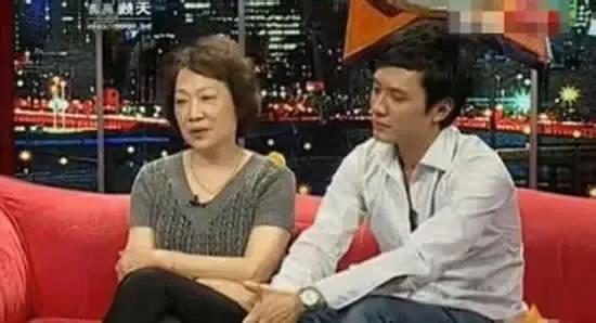 今年關注度最高的三對離婚明星,是戲子無情,還是另有隱情 今年關注度最高的三對離婚明星,是戲子無情,還是另有隱情