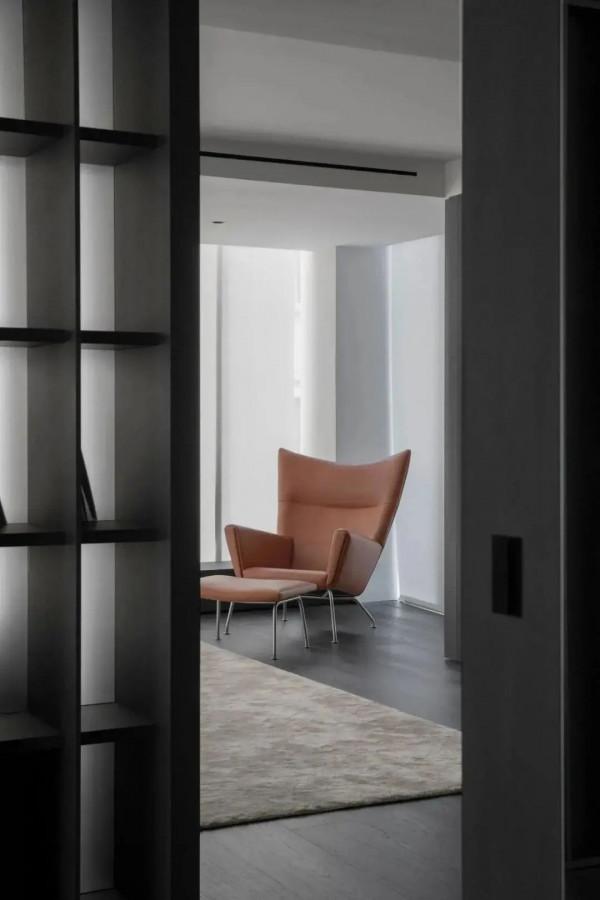 黑色極簡丨光與影,白與黑,來一場時間與空間的對話 黑色極簡丨光與影,白與黑,來一場時間與空間的對話