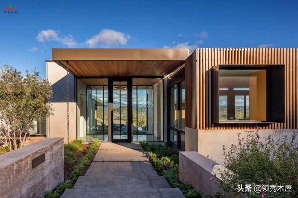 鋼筋混泥土房子加點木材作裝飾就可以做出獨特的現代風格木屋感覺