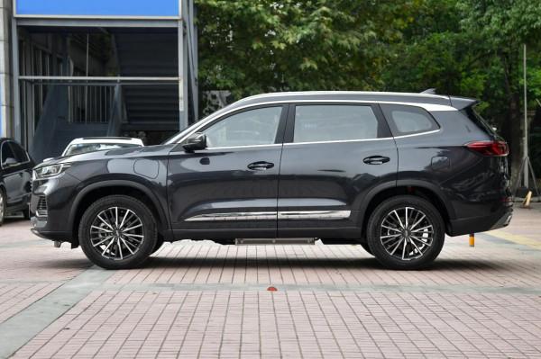 油耗低至1L，零百加速7s，起售15.18萬，奇瑞瑞虎8 PLUS鯤鵬e+上市