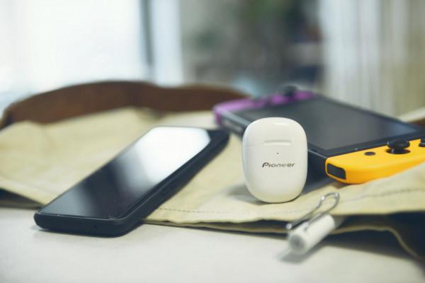 先鋒T1半入耳式tws藍芽耳機，小巧鵝卵石別樣音樂體驗