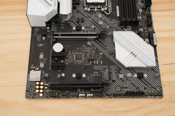 追求價效比首選 華碩ROG STRIX B660-A GAMING吹雪主機板體驗