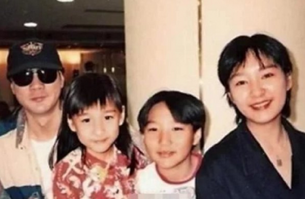 6位不靠煙燻妝黑化的“蛇蠍美人”,誰才是你的童年陰影? 6位不靠煙燻妝黑化的“蛇蠍美人”,誰才是你的童年陰影?