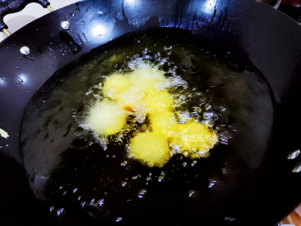 每年冬至，我家都會做這美食，香脆軟糯，滿滿的幸福感，意譯團圓