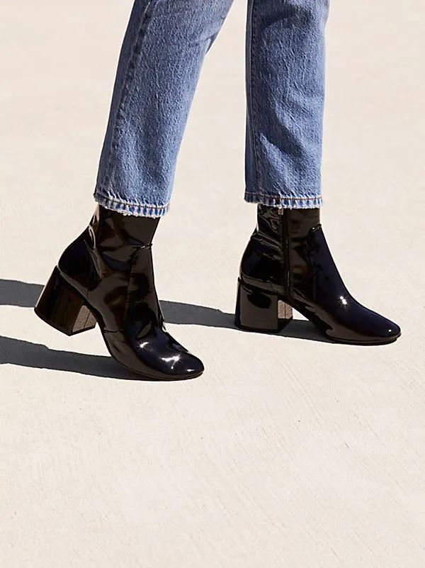 冬天穿褲子，就要配短靴