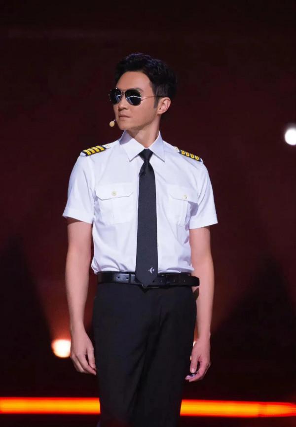 披荊斬棘的哥哥−張智霖機長造型夢迴衝上雲霄 披荊斬棘的哥哥−張智霖機長造型夢迴衝上雲霄