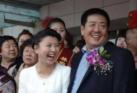 為了一個“傻子”,趙本山與央視主持人鬧翻,張小飛到底是什麼人 為了一個“傻子”,趙本山與央視主持人鬧翻,張小飛到底是什麼人