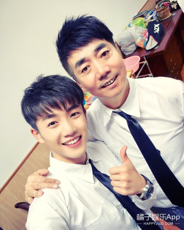 還記得《香蜜沉沉燼如霜》的月下仙人嗎？生活中的他長這樣？