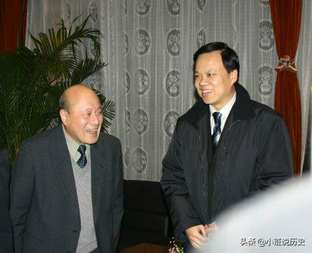 他16歲入黨，後來成為副省長，4年之後，56歲的他成為浙江省長