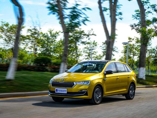 試駕斯柯達昕動！10萬元左右買兩廂車，它與飛度系如何選擇？