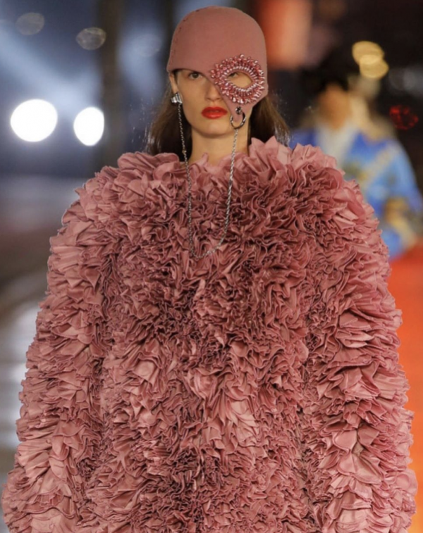 2021年“Gucci Love Parade”復古大秀 復古大潮已翻起 搭車請快點