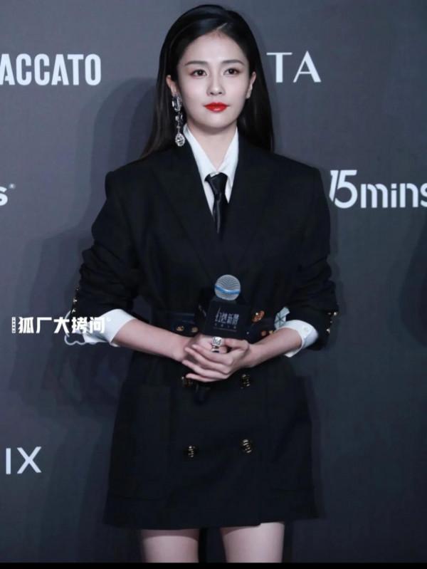 周也宋祖兒白鹿三位小花排排站，誰最吸睛