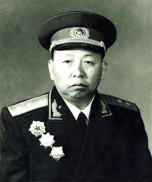 東野第九縱隊一個宣傳員,扶貧工作受到遲浩田肯定,1994年授上將 東野第九縱隊一個宣傳員,扶貧工作受到遲浩田肯定,1994年授上將