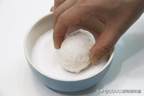 雞蛋新式烤法：雪花鹽烤雞蛋