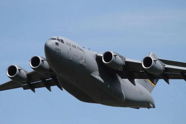 C-17“環球霸王”III運輸機圖集（200圖）