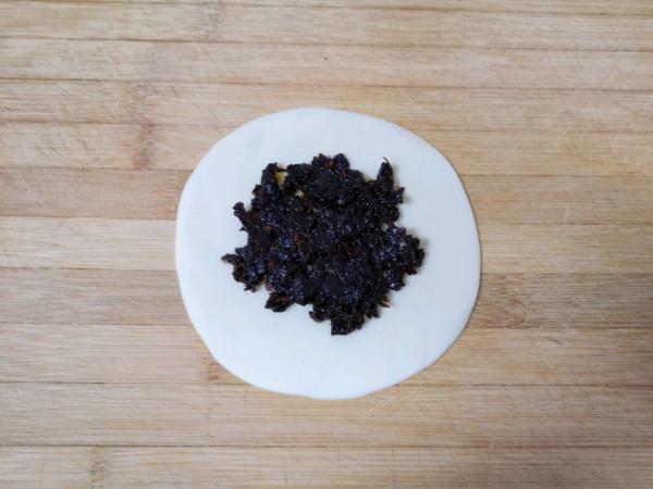 自制梅菜肉醬燒餅，在家也能吃到特色小吃，鮮香適宜，味道很棒