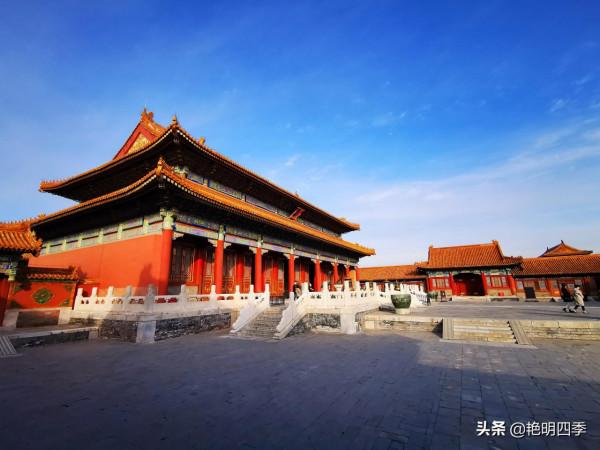 繼續走故宮西路，去看那些與太后們有關和無關的寶貝